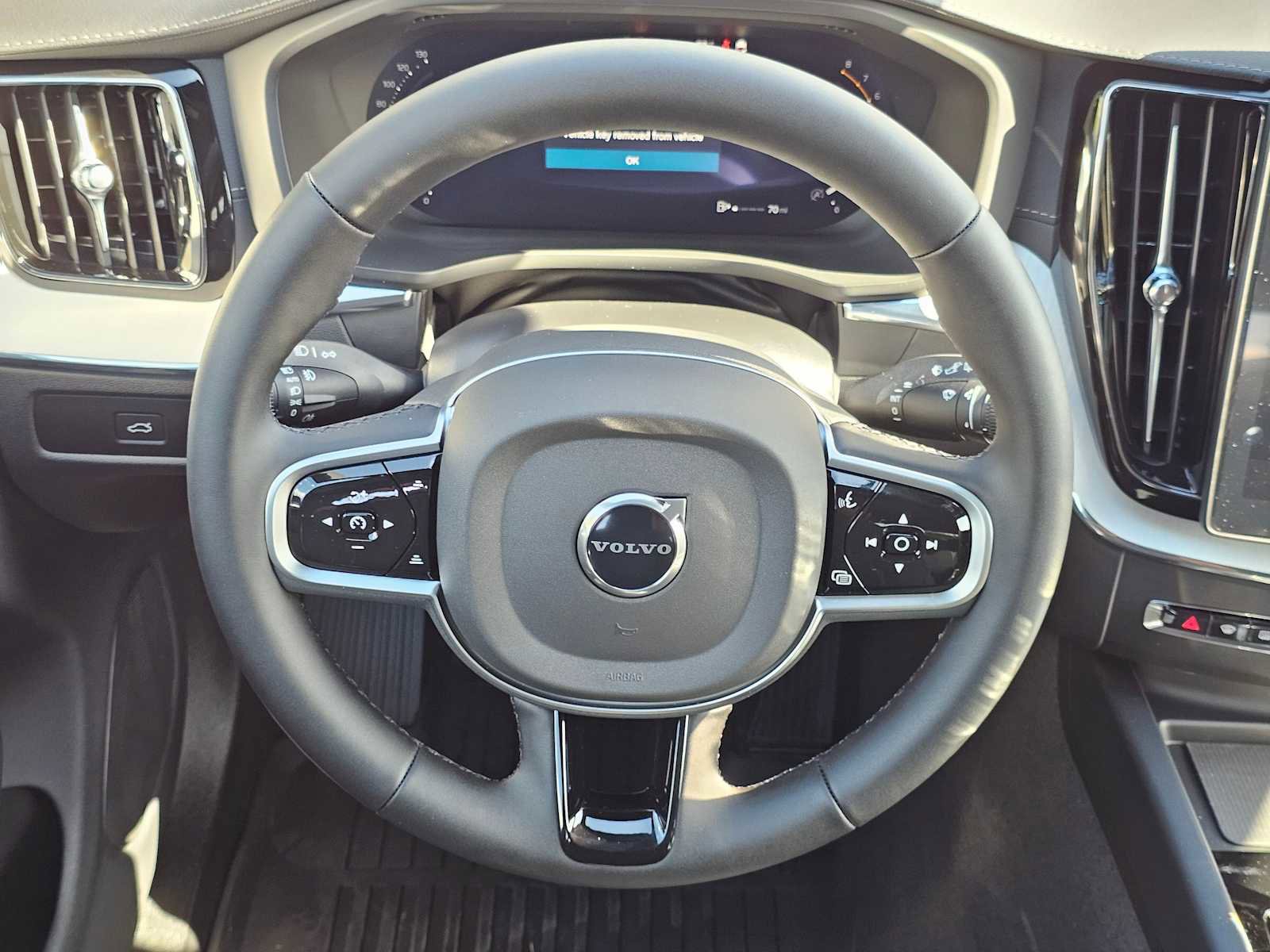 New 2026 Volvo XC60 B5 Ultra w/ Protection Package Premier image 23