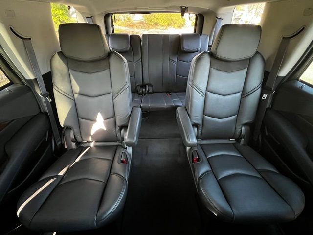 Used 2016 Cadillac Escalade Luxury AWD/4WD image 25
