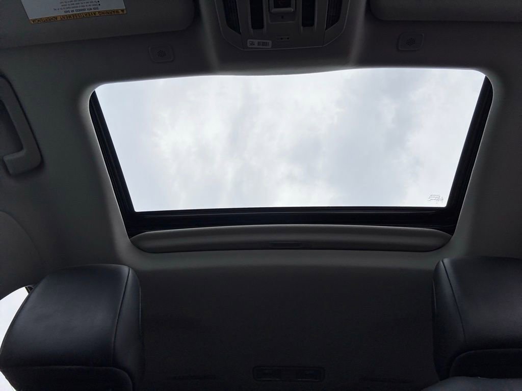 Used 2023 Toyota Highlander XLE AWD/4WD image 40