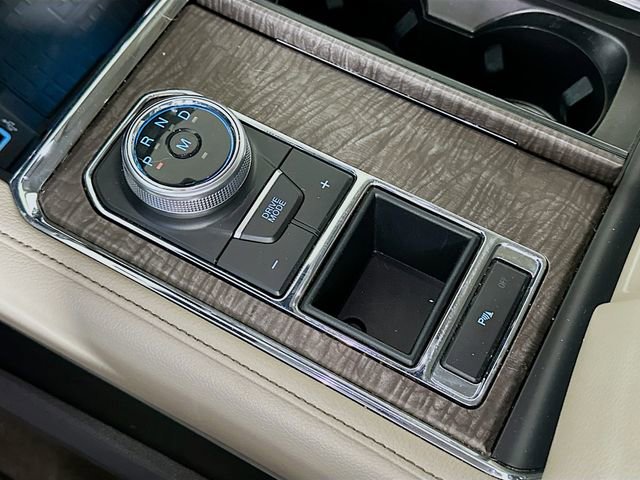 Used 2019 Ford Expedition Limited w/ Equipment Group 301A image 18