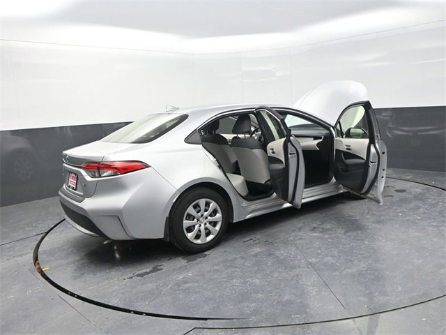 Used 2022 Toyota Corolla LE image 41