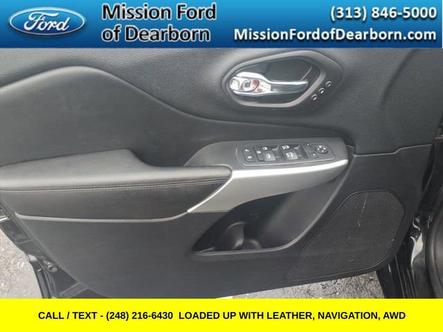 Used 2018 Jeep Cherokee Overland AWD/4WD image 5