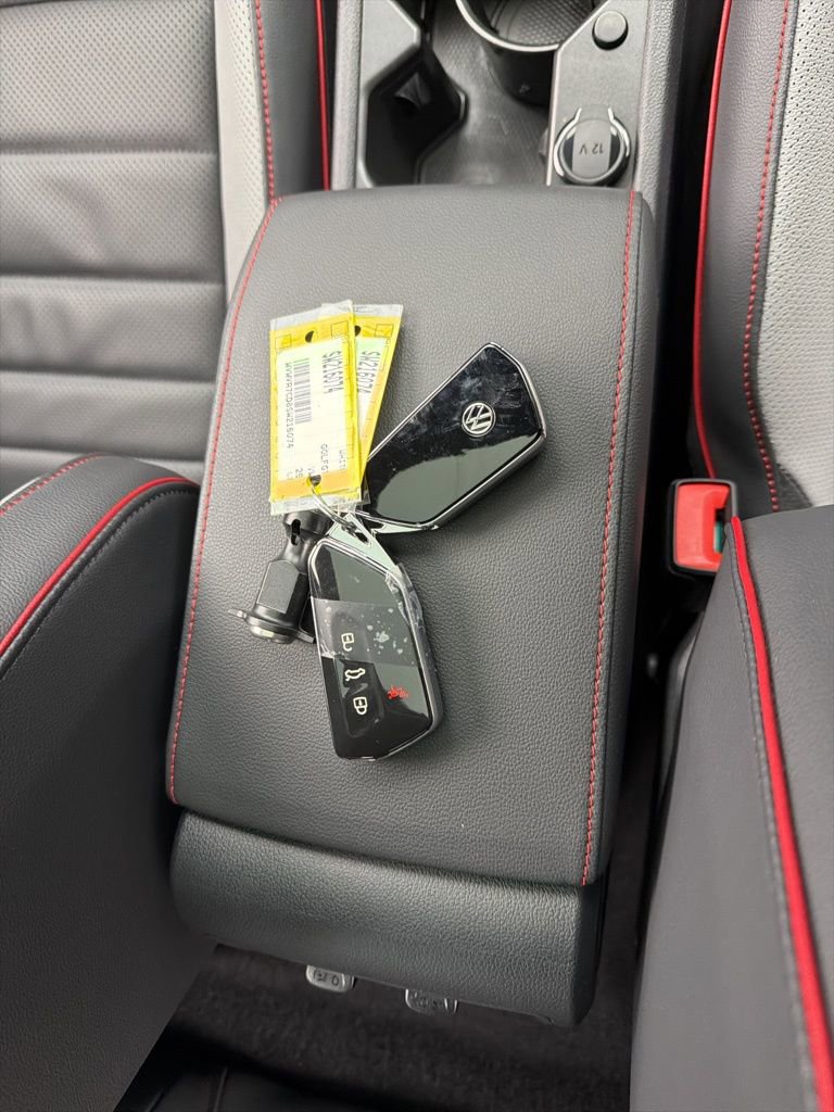 Used 2025 Volkswagen GTI Autobahn image 33