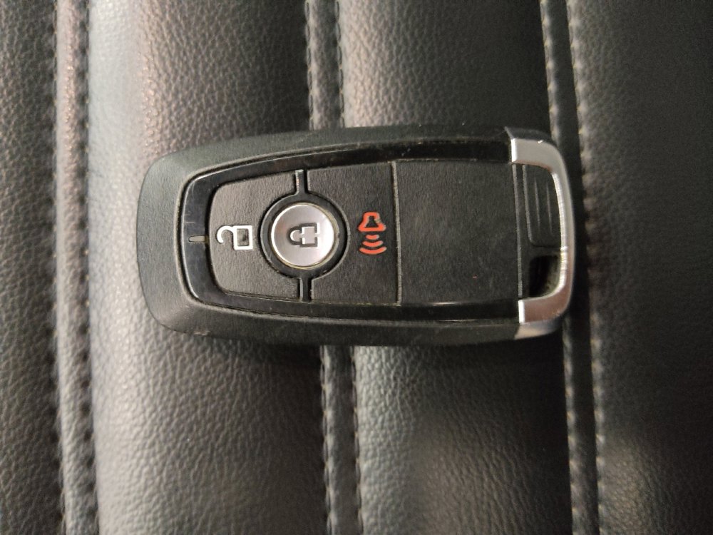 Used 2024 Ford Edge SEL image 32