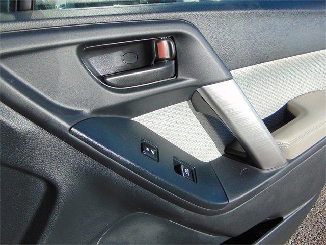 Used 2017 Subaru Forester 2.5i Premium w/ All-Weather Package image 27