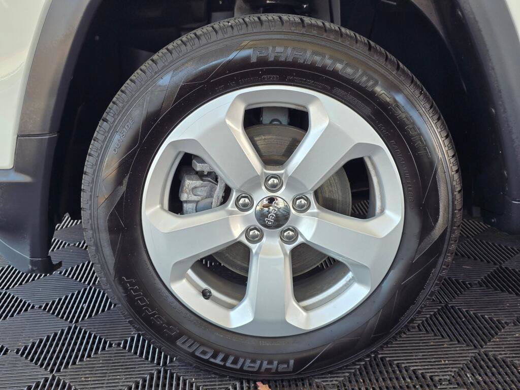 Used 2020 Jeep Compass Latitude AWD/4WD image 10