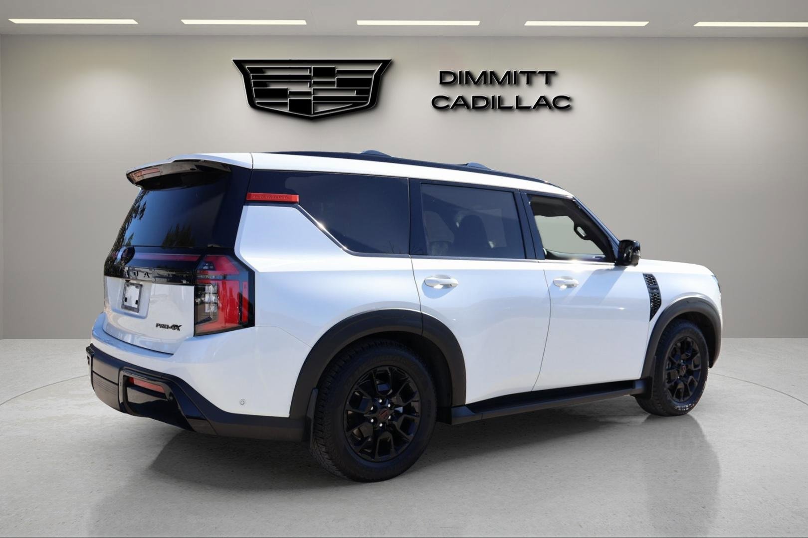 Used 2025 Nissan Armada PRO-4X w/ Pro-4X Premium Package image 5
