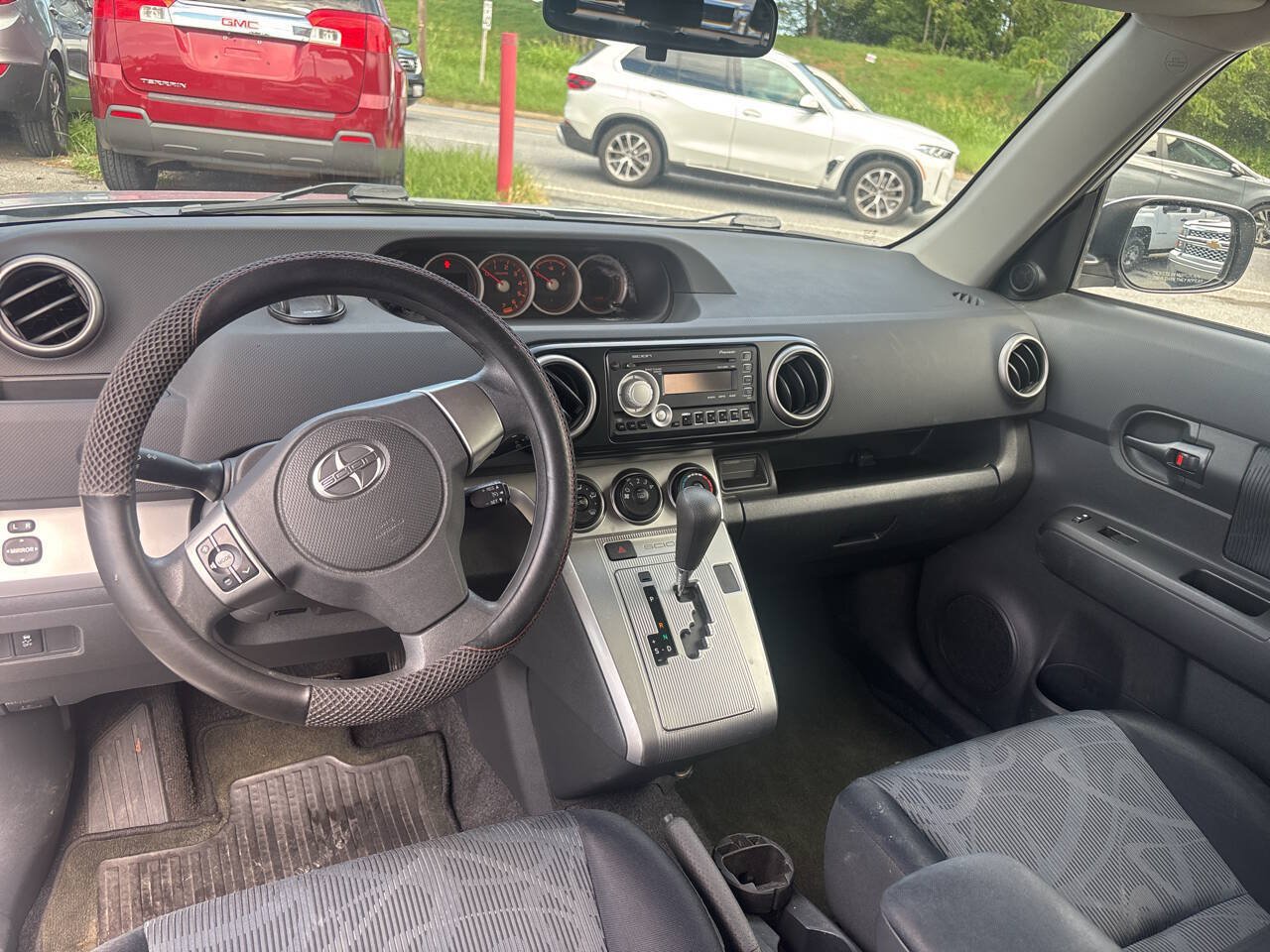 Used 2011 Scion xB FWD image 19
