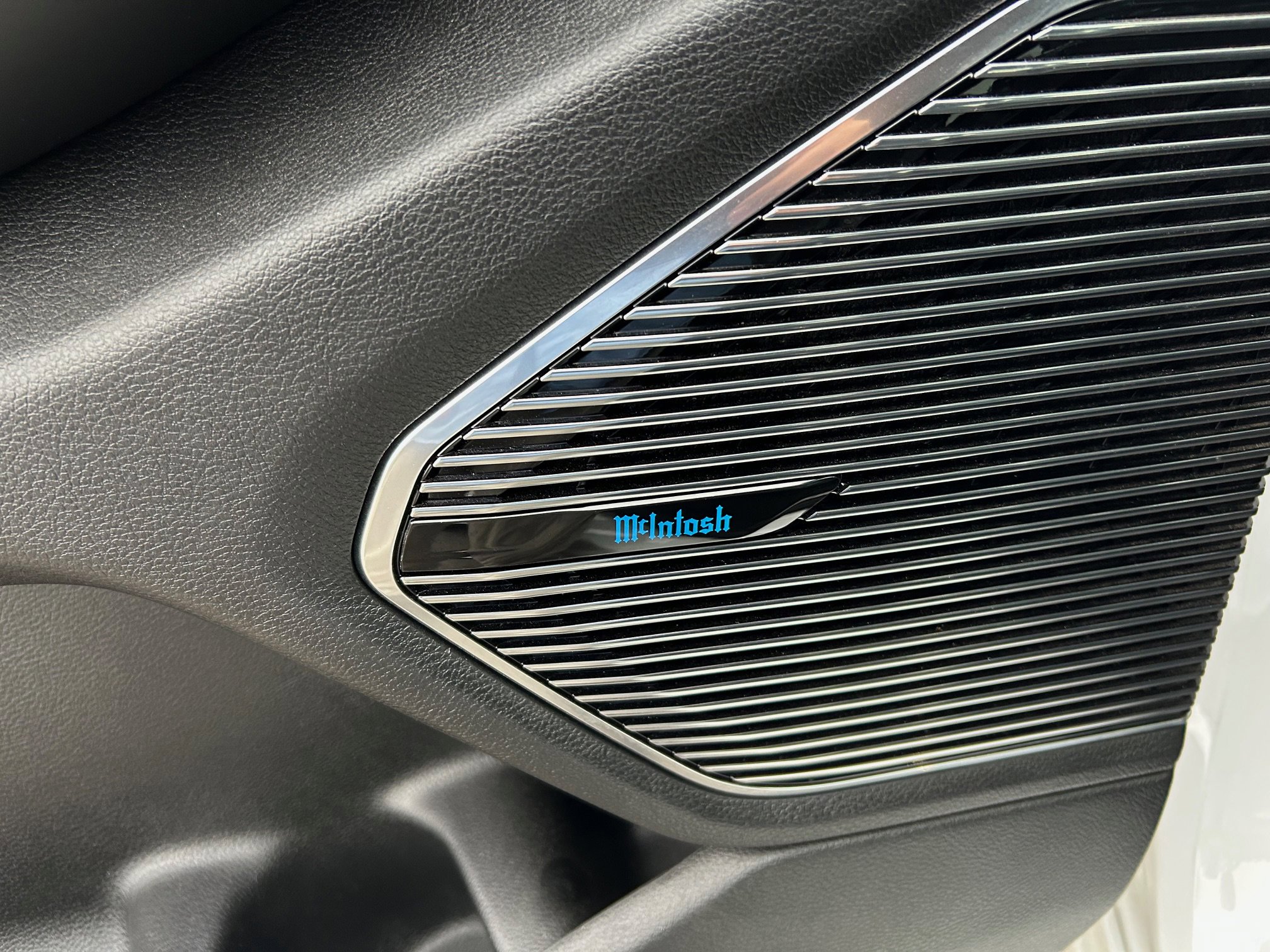 Used 2024 Jeep Grand Cherokee Summit image 6