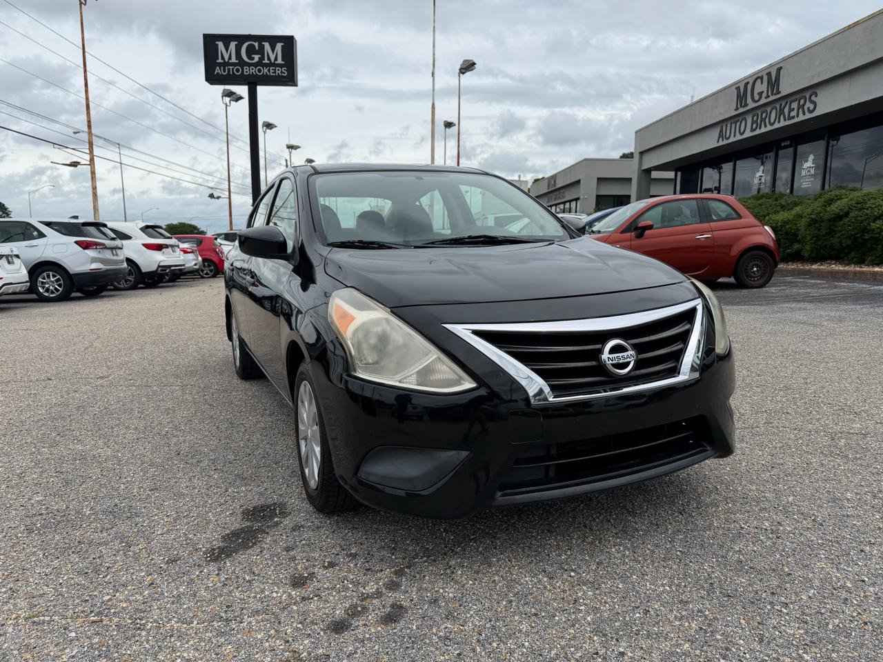 Used 2017 Nissan Versa S Plus FWD image 3