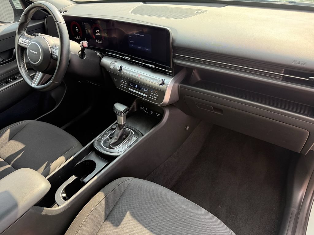 Used 2025 Hyundai Kona SEL AWD/4WD image 17