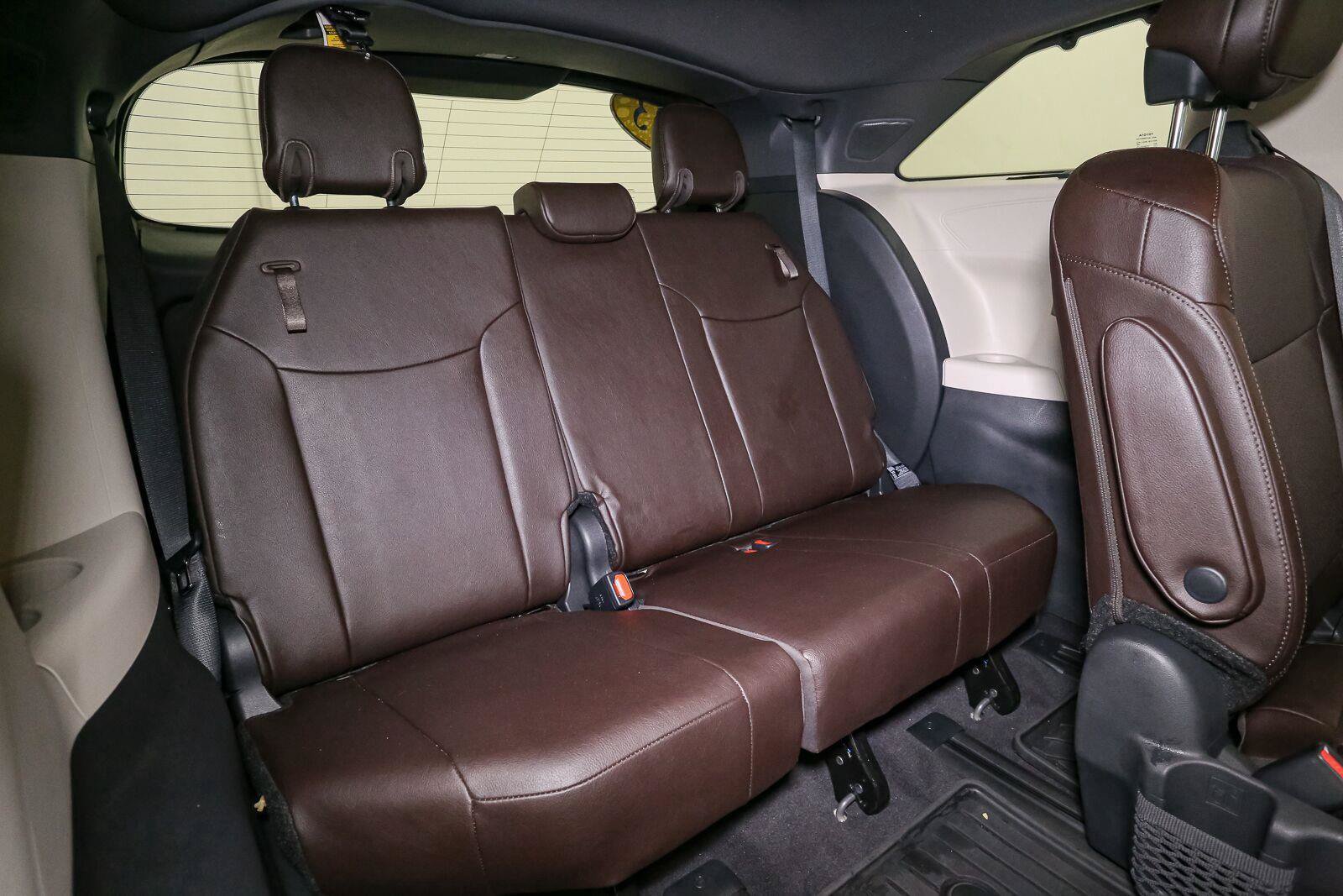 Used 2023 Toyota Sienna Platinum AWD/4WD image 25