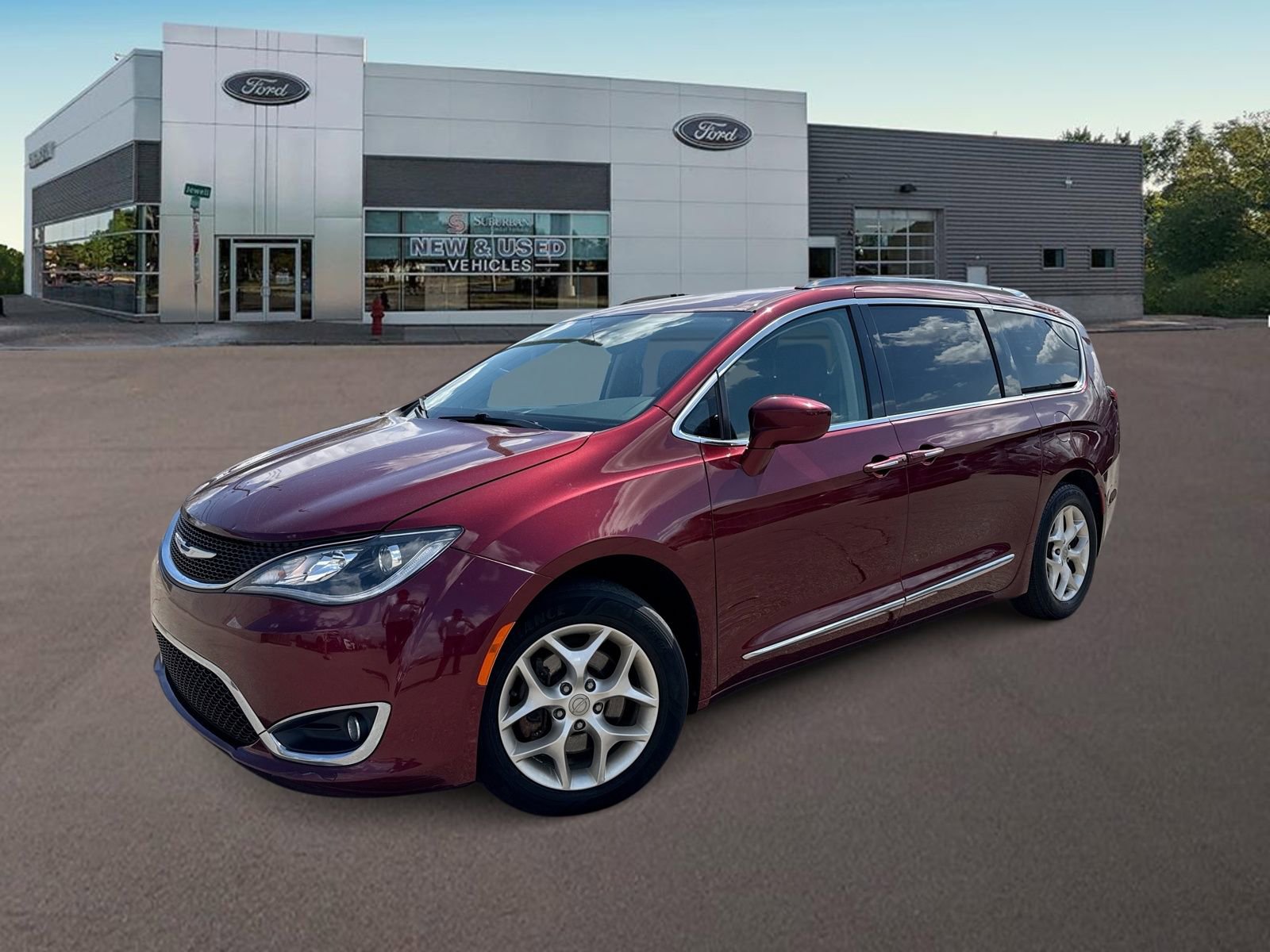 Used 2018 Chrysler Pacifica Touring-L Plus w/ Tire & Wheel Group image 1