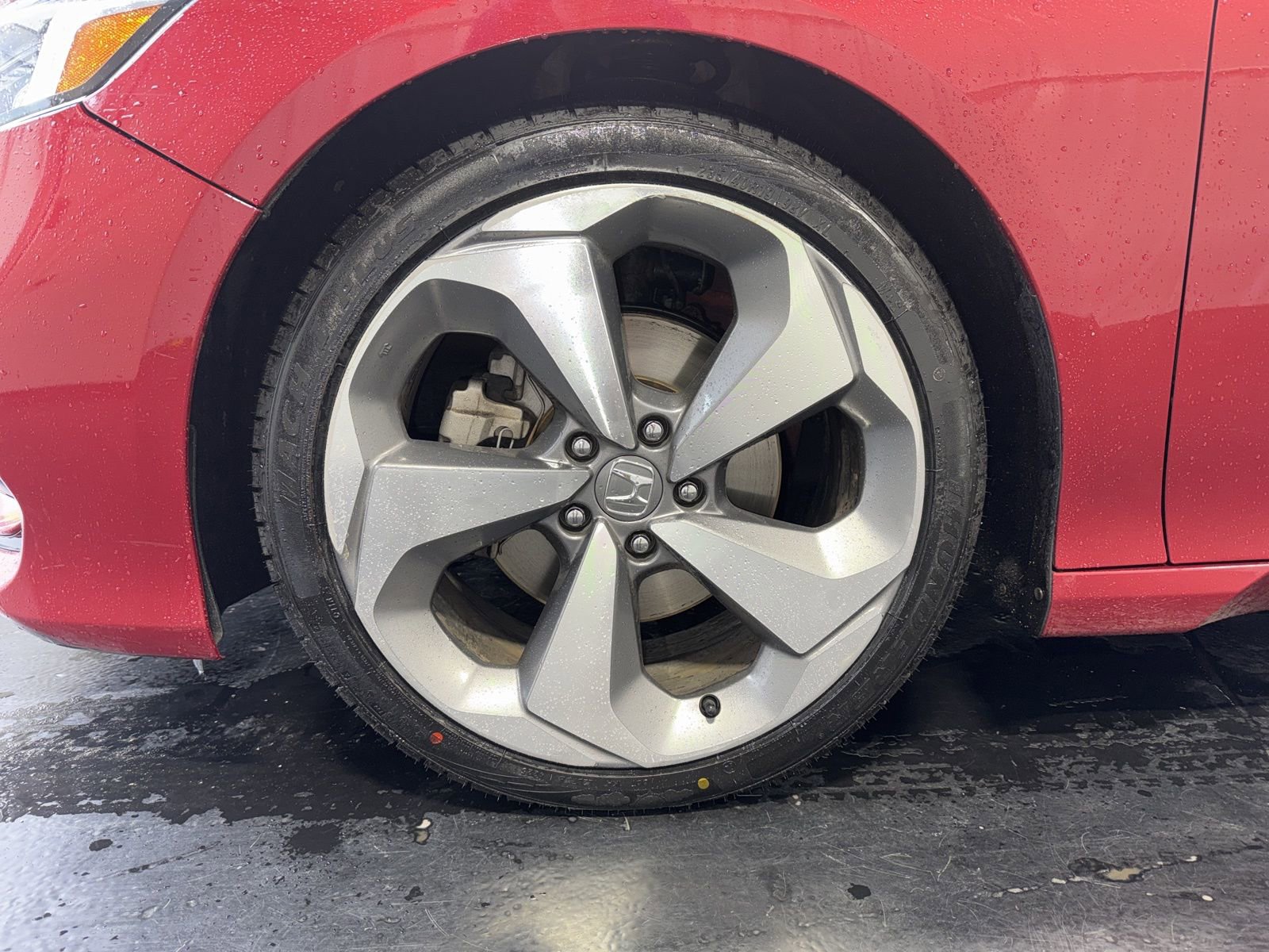 Used 2018 Honda Accord Touring image 6