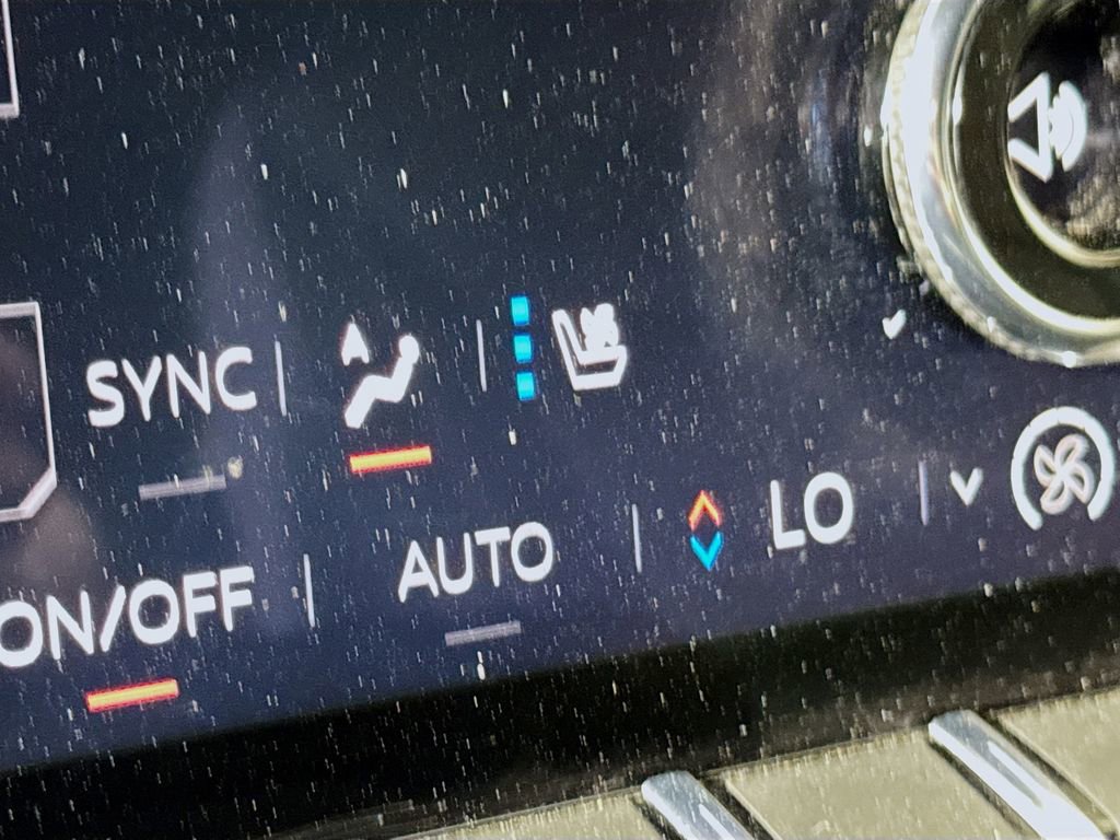 Certified 2025 GMC Yukon Denali image 19