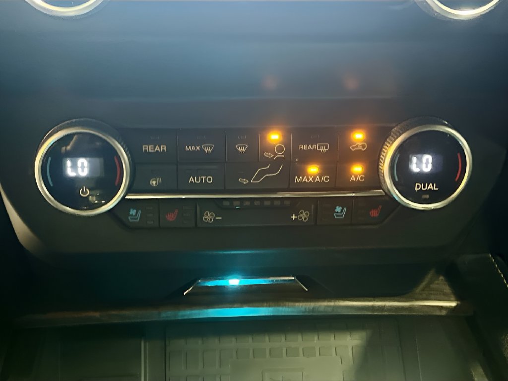 Used 2021 Ford Expedition Limited AWD/4WD image 16