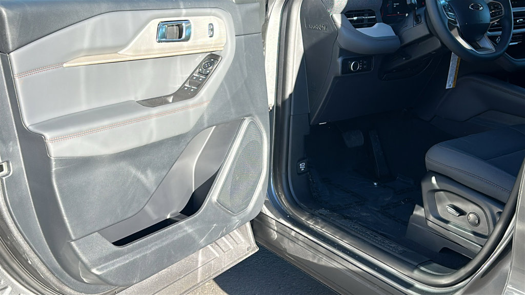 New 2026 Ford Explorer Active image 23