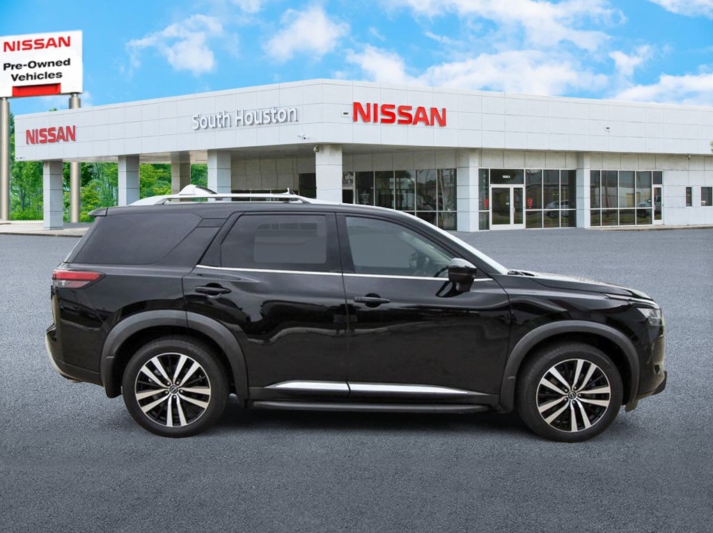 Certified 2024 Nissan Pathfinder Platinum w/ Cargo Package FWD image 5