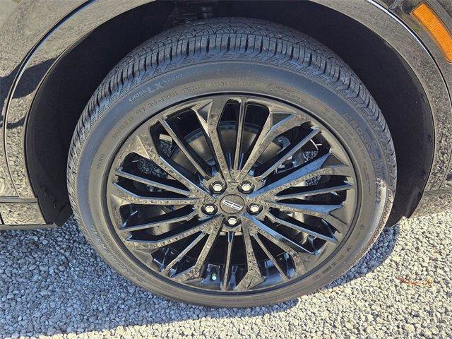 Used 2025 Lincoln Corsair Reserve w/ Jet Appearance Package image 16