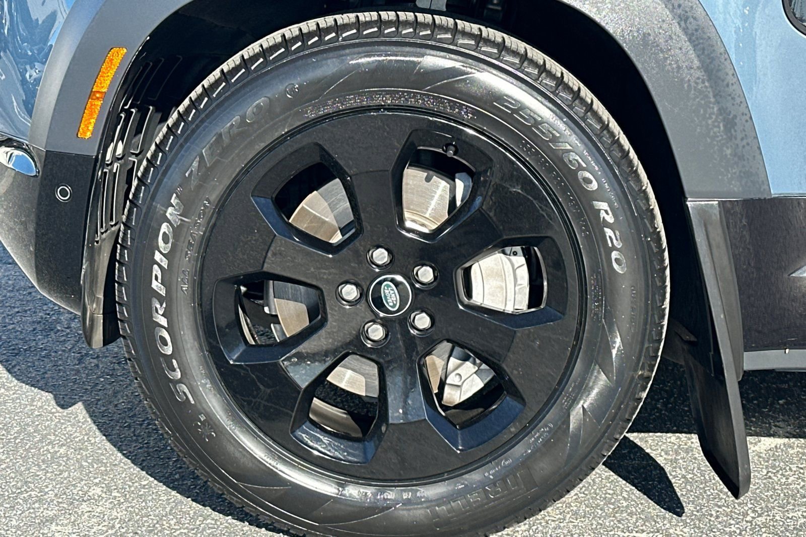 Used 2023 Land Rover Defender 110 X-Dynamic SE image 35