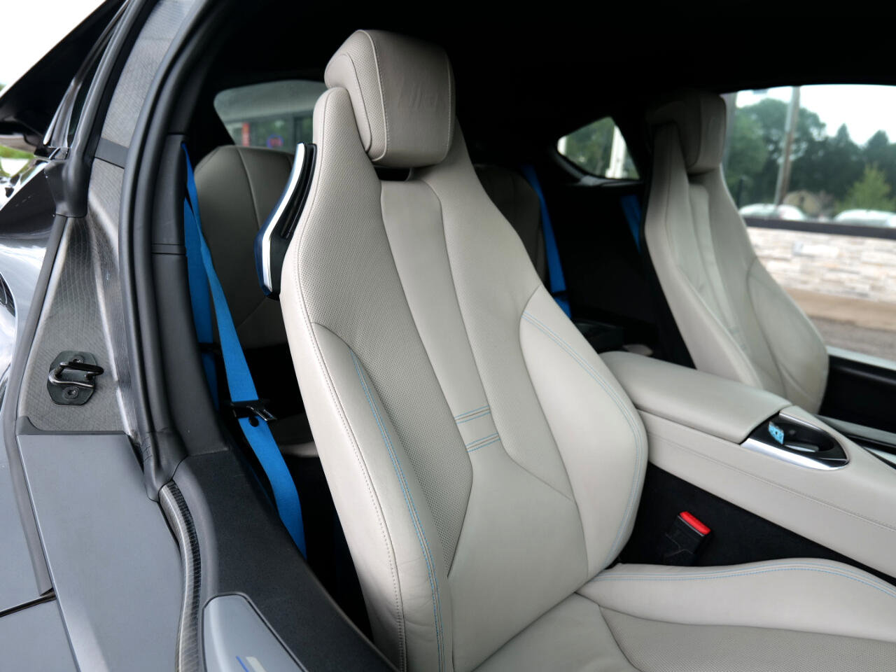 Used 2015 BMW i8 image 46