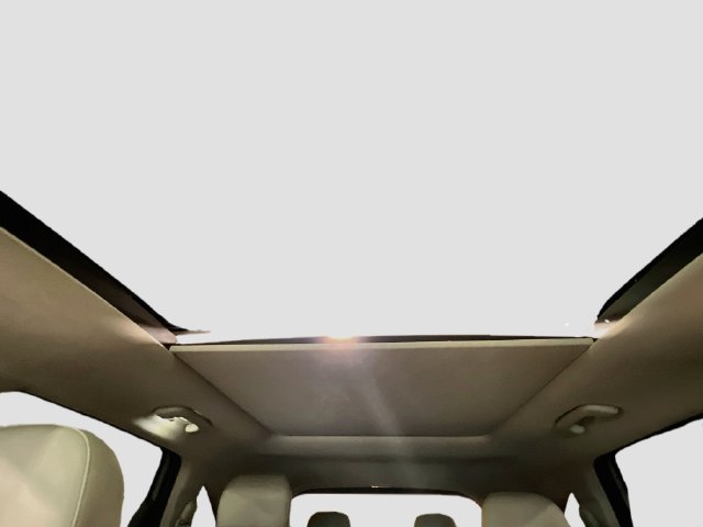 Certified 2023 Kia Sorento SX FWD image 23