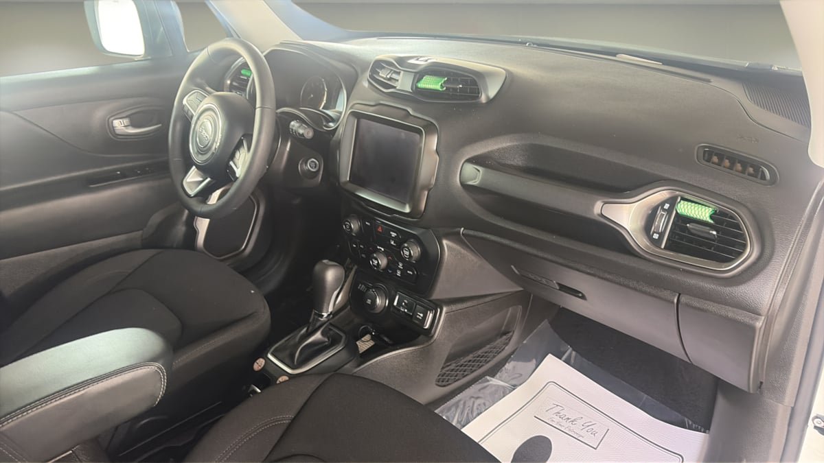 Used 2023 Jeep Renegade Latitude AWD/4WD image 10