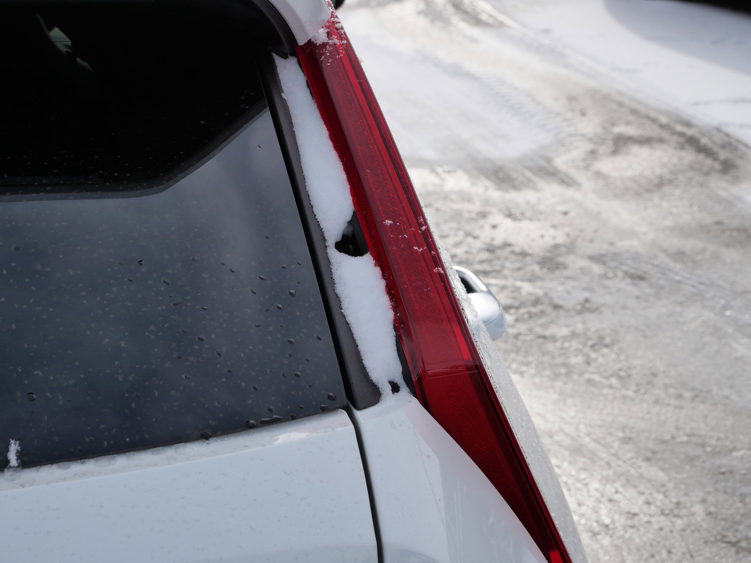 Used 2025 Kia Niro SX image 16