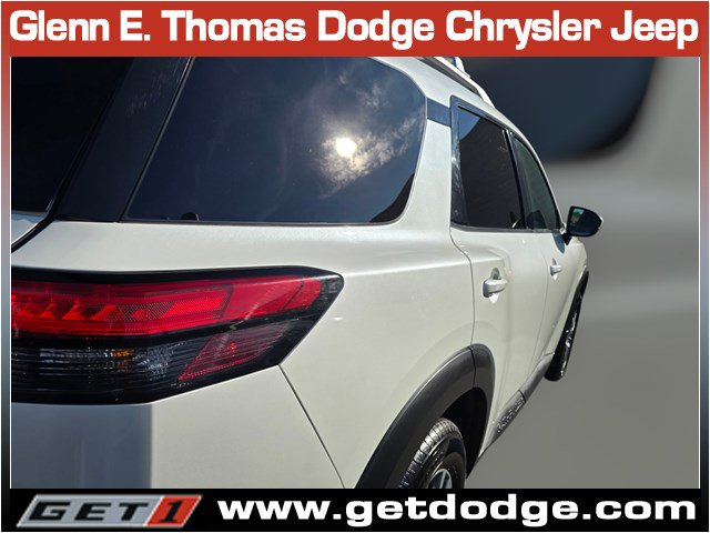 Used 2022 Nissan Pathfinder SL FWD image 12