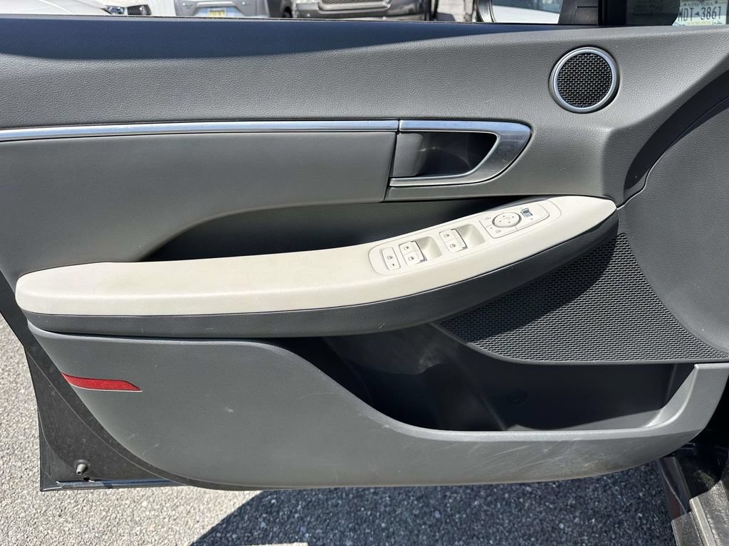 Used 2023 Hyundai Sonata SEL FWD image 11