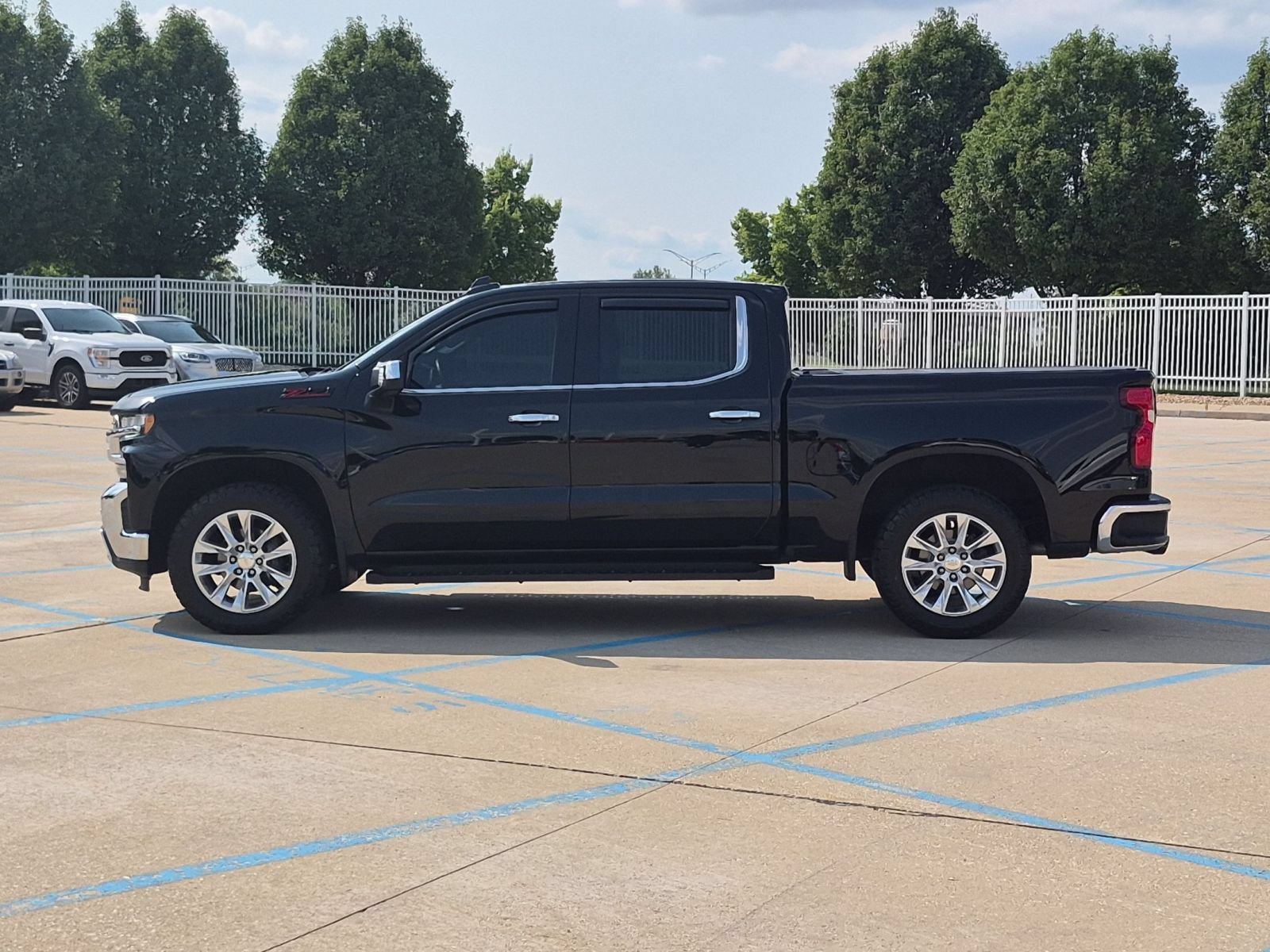 Used 2021 Chevrolet Silverado 1500 LTZ w/ LTZ Premium Package AWD/4WD image 9