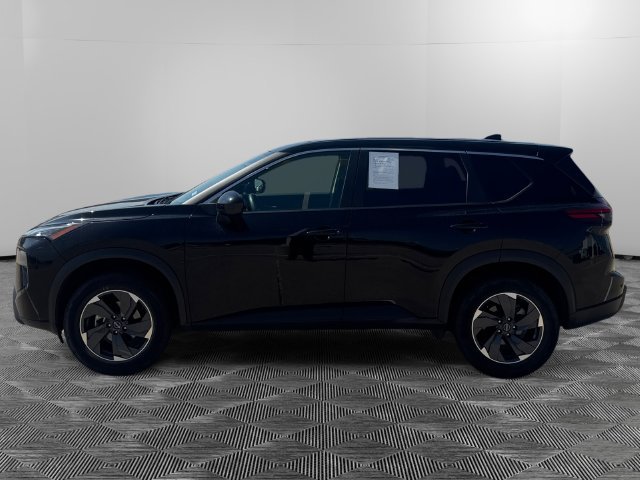Used 2024 Nissan Rogue SV FWD image 2