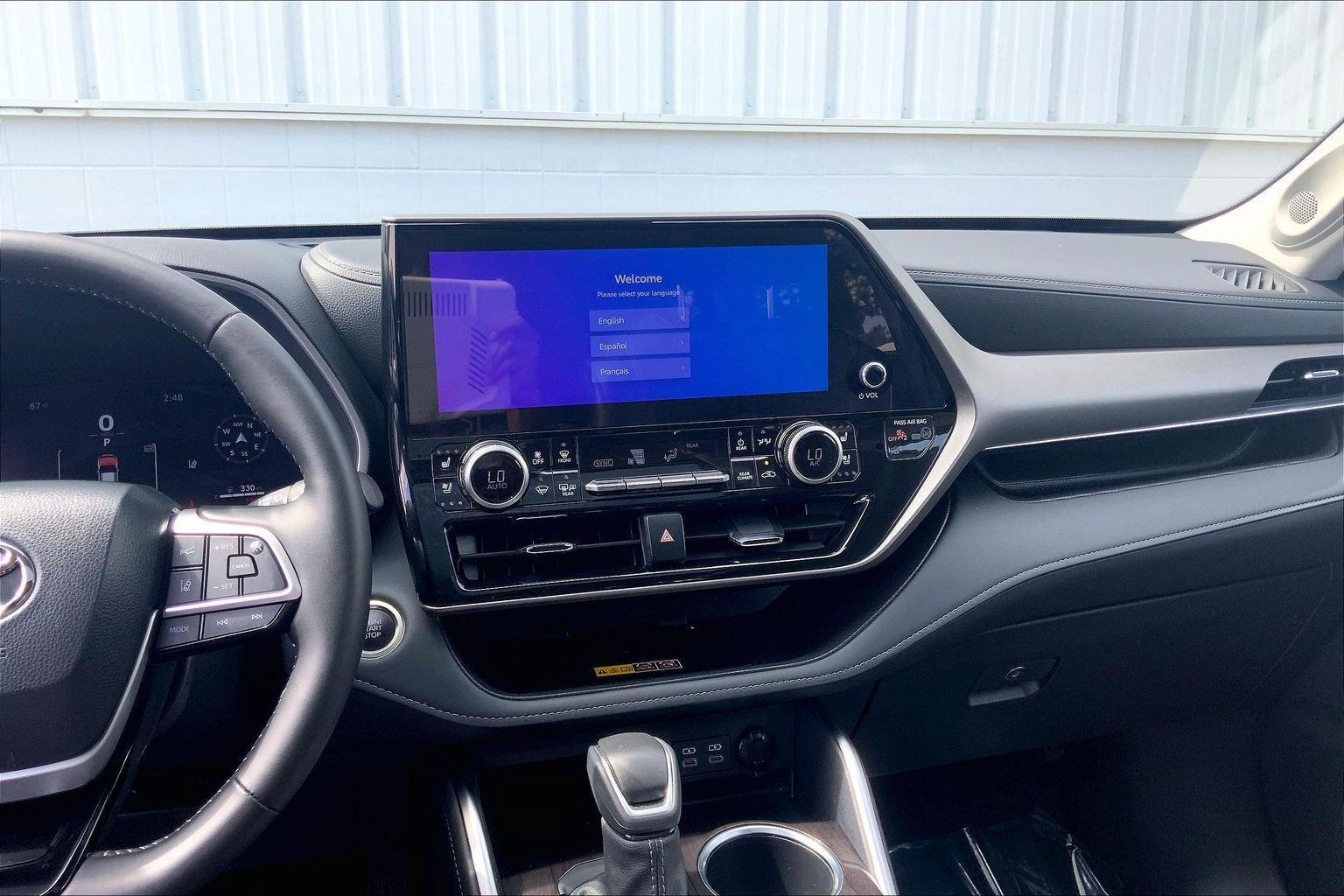 Used 2026 Toyota Highlander Limited AWD/4WD image 39