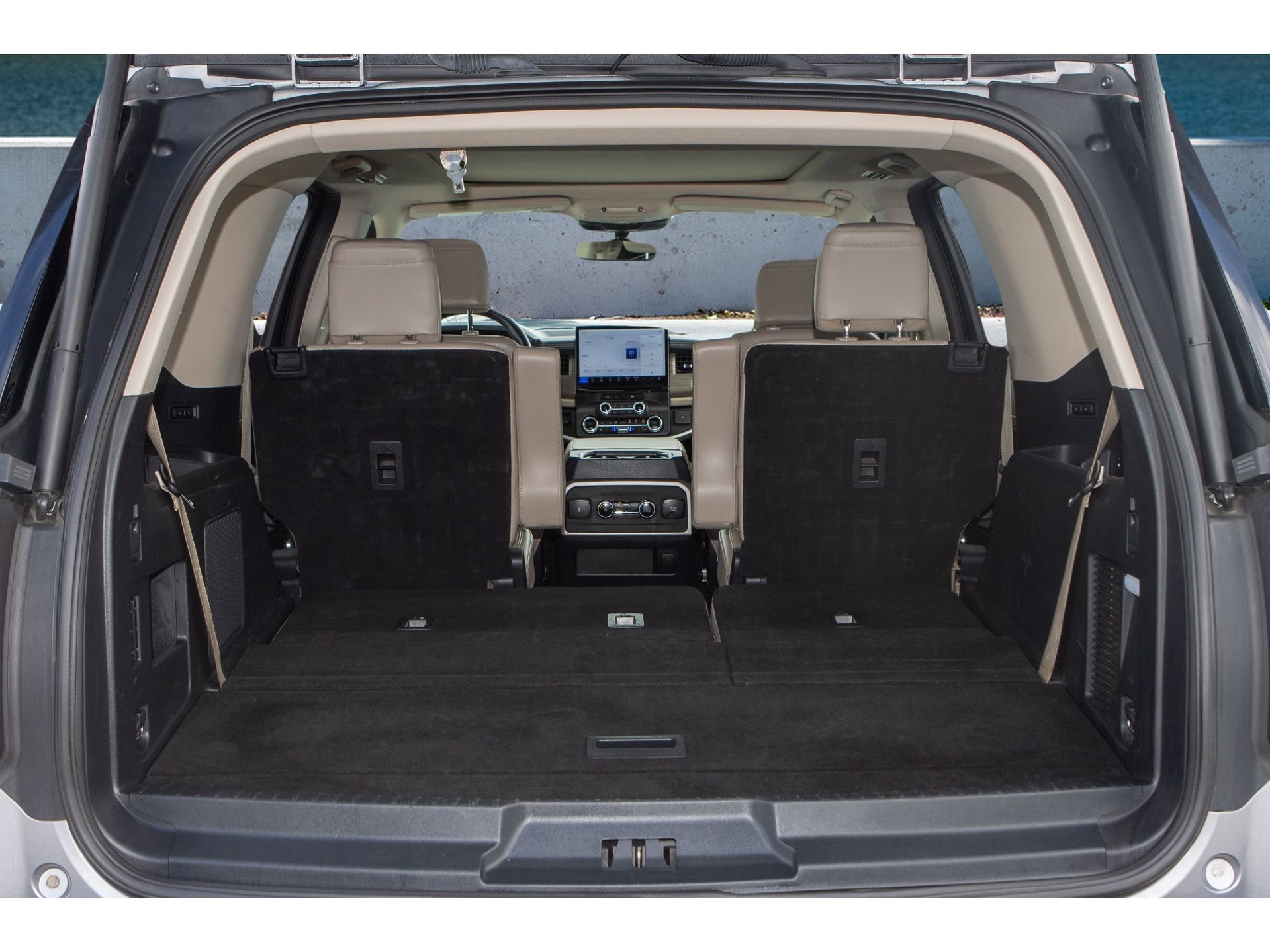 Used 2024 Ford Expedition Limited image 10