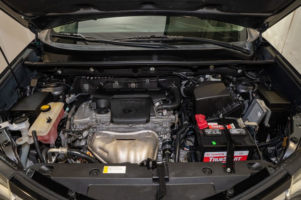 Used 2018 Toyota RAV4 XLE image 19