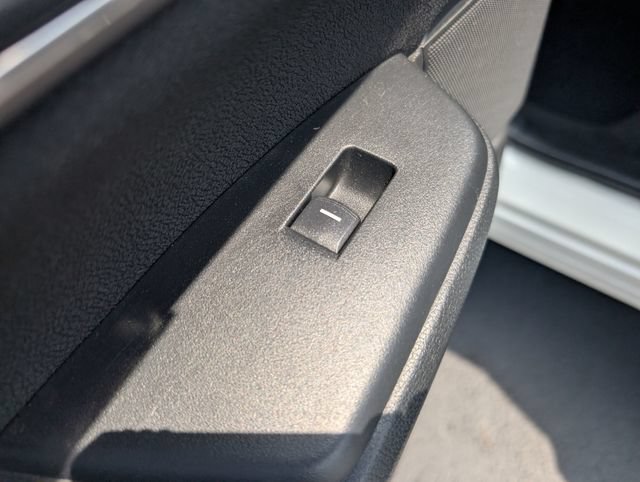 Used 2018 Honda CR-V EX image 11