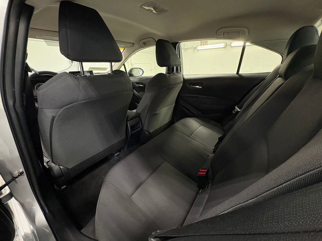 Used 2021 Toyota Corolla LE image 23