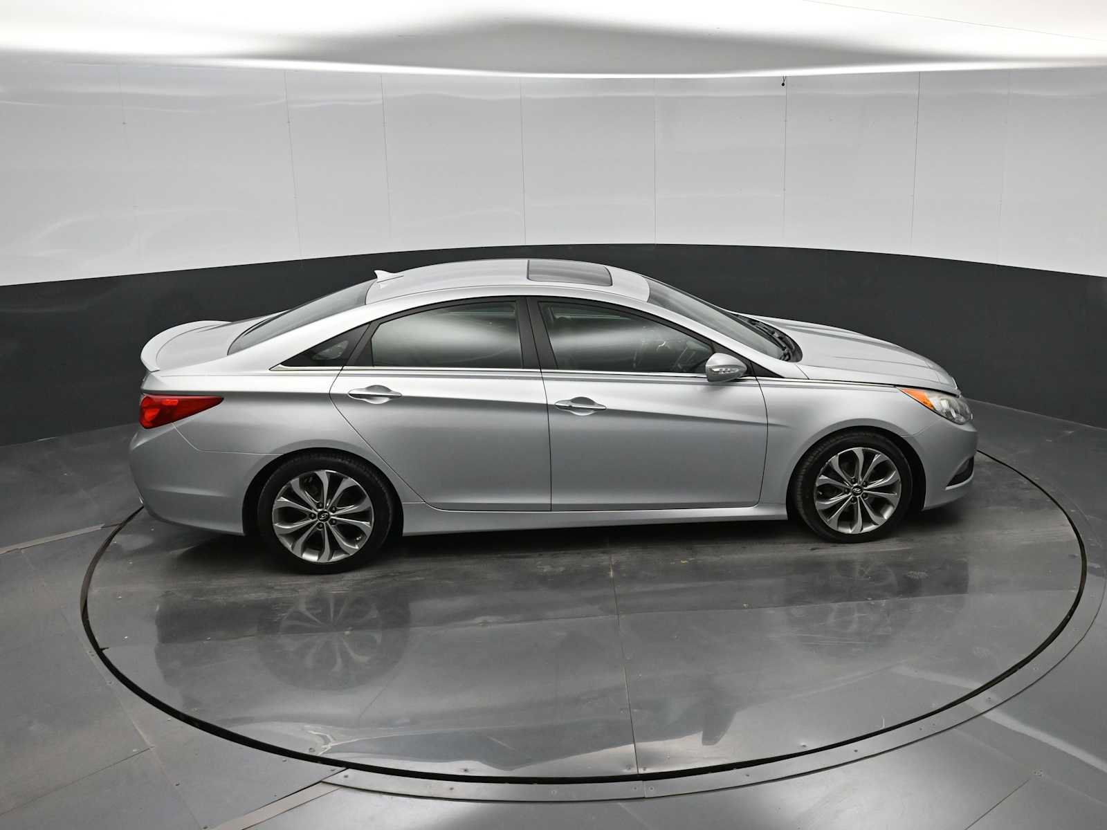 Used 2014 Hyundai Sonata SE w/ Premium Package 03 FWD image 34