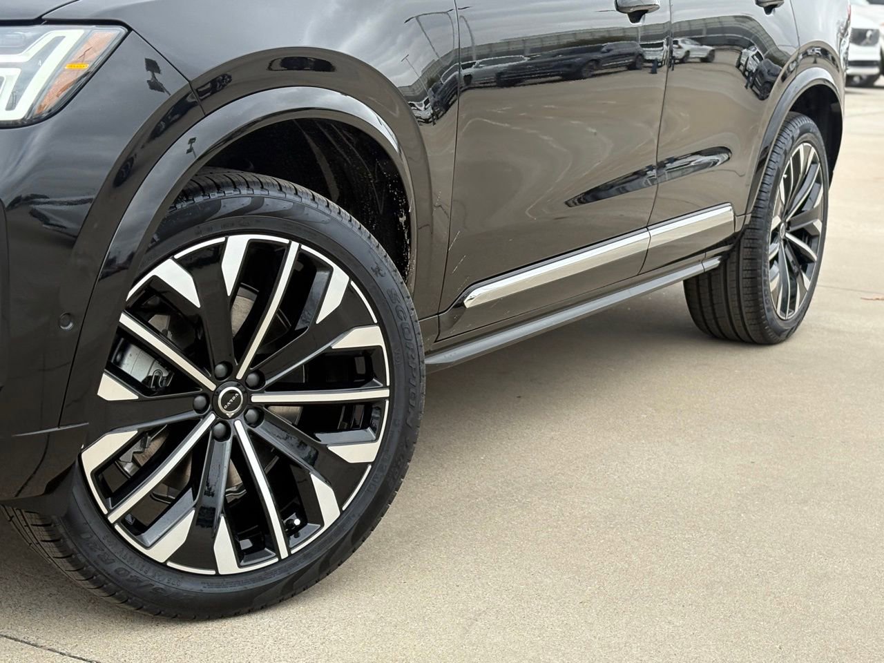 New 2026 Volvo XC90 B6 Ultra w/ Protection Package Premier image 8