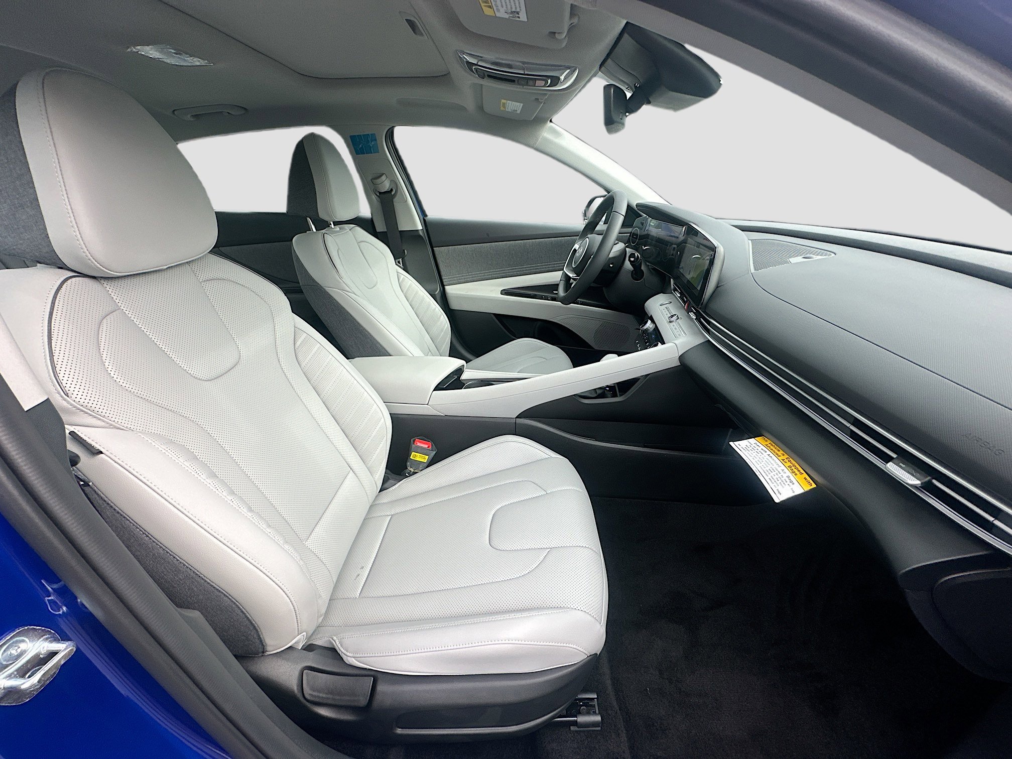 New 2025 Hyundai Elantra Limited w/ Cargo Package image 22