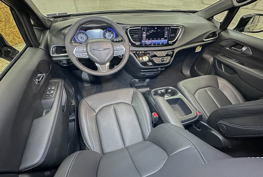 New 2026 Chrysler Voyager LX image 9