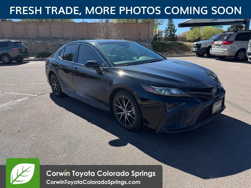 Used 2022 Toyota Camry SE w/ Convenience Package image 1