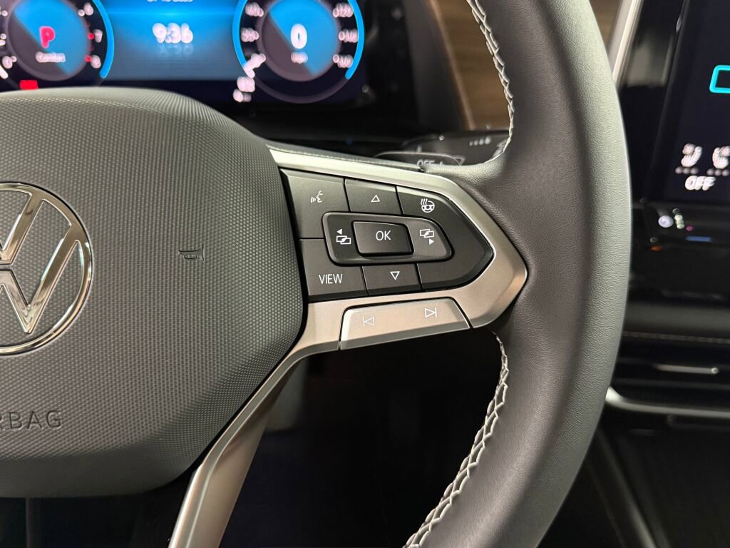 New 2026 Volkswagen Atlas SE image 14