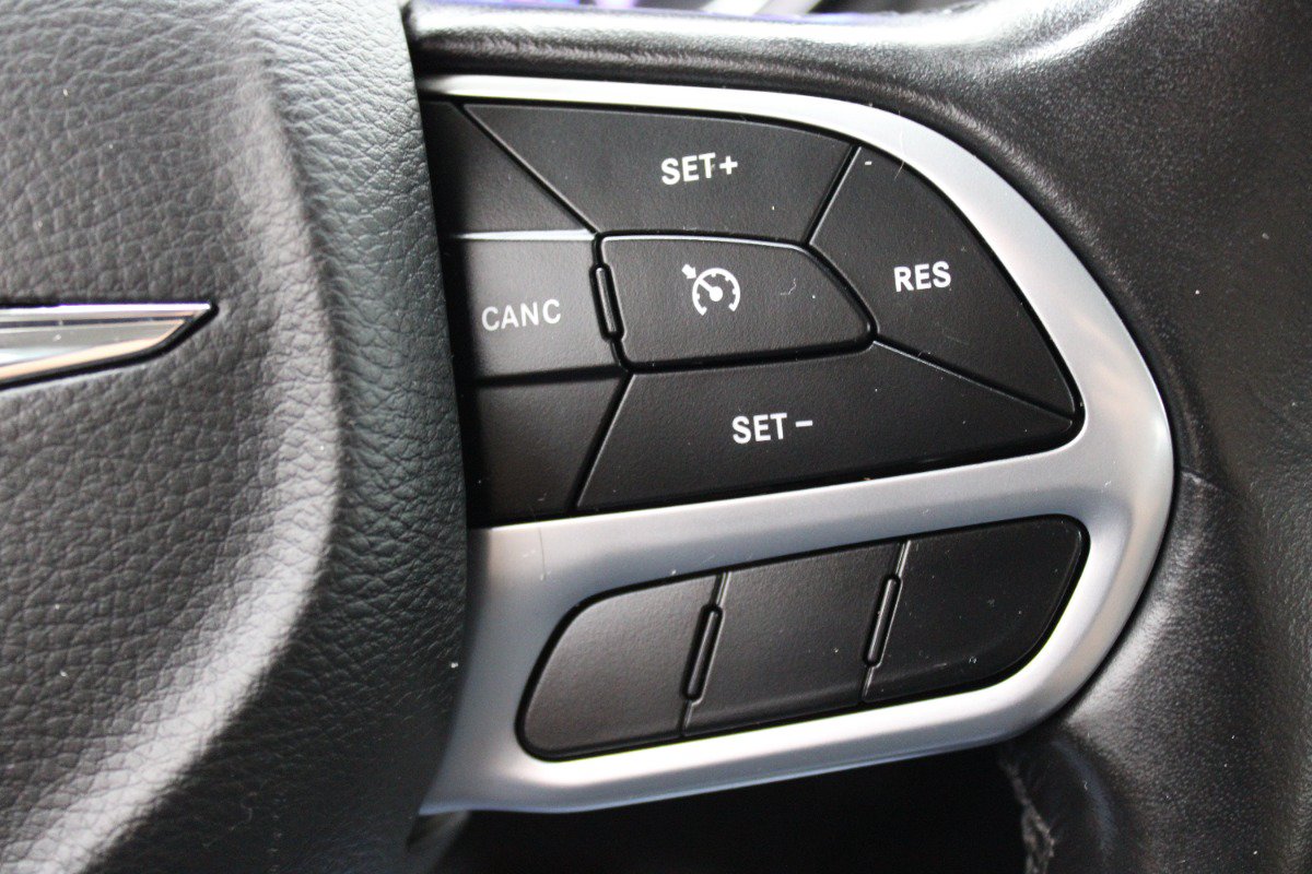 Used 2021 Chrysler 300 Touring L RWD image 19