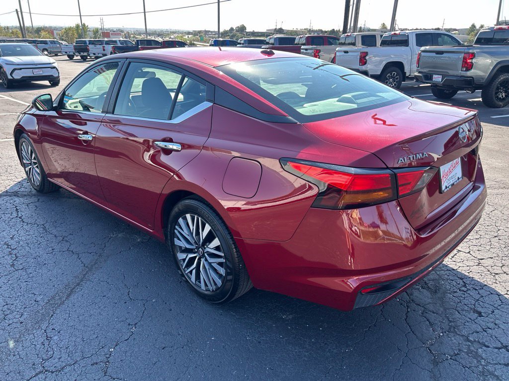 Used 2025 Nissan Altima 2.5 SV FWD image 7