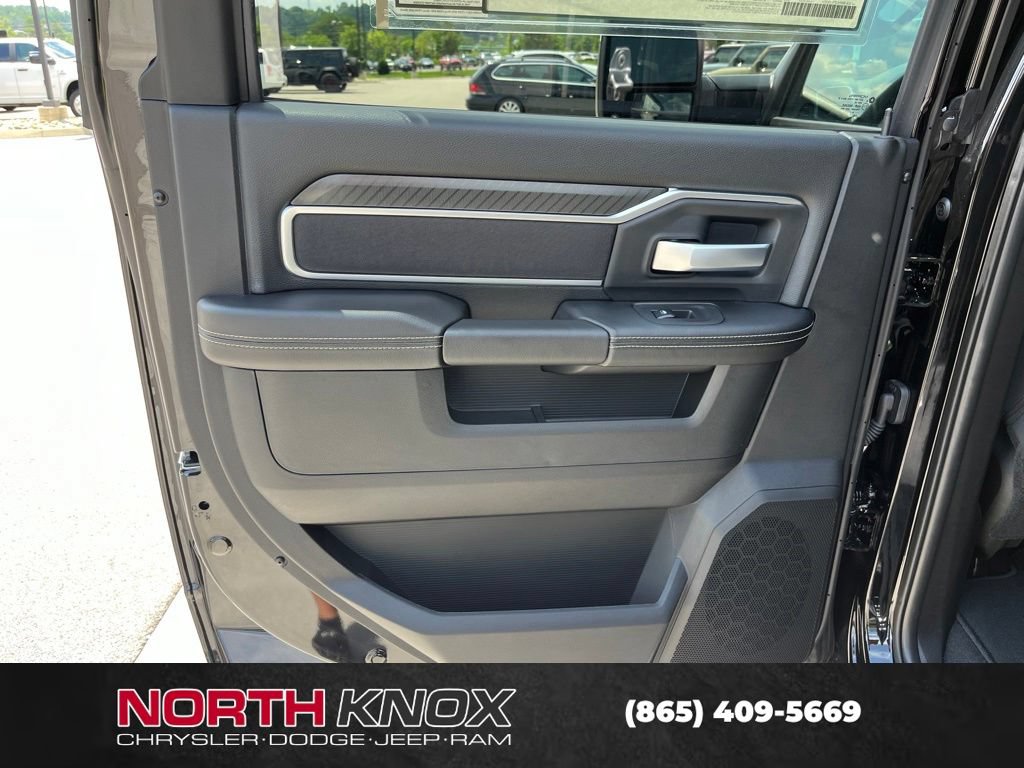 New 2026 RAM 3500 Big Horn AWD/4WD image 17