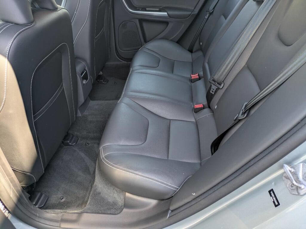 Used 2017 Volvo S60 T5 Dynamic image 14