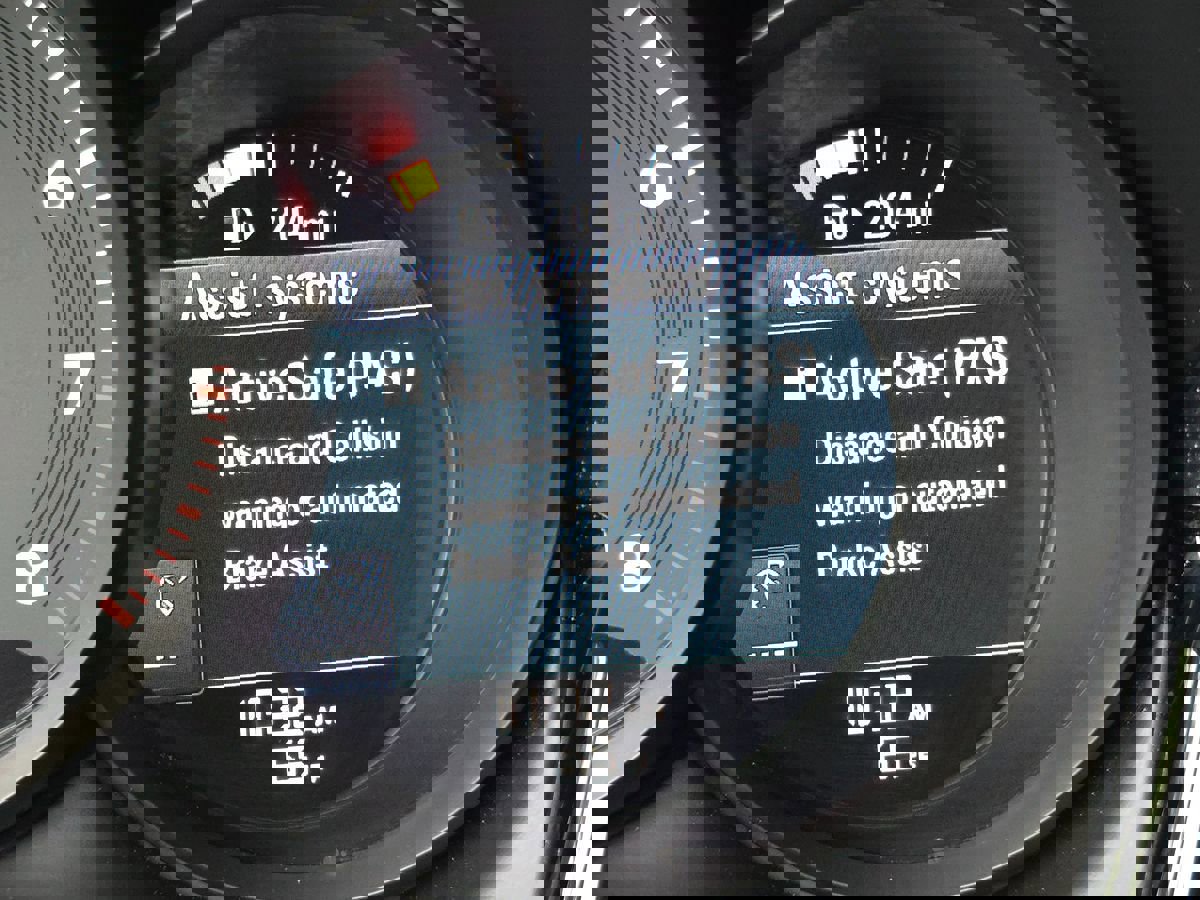 Used 2023 Porsche Macan image 35