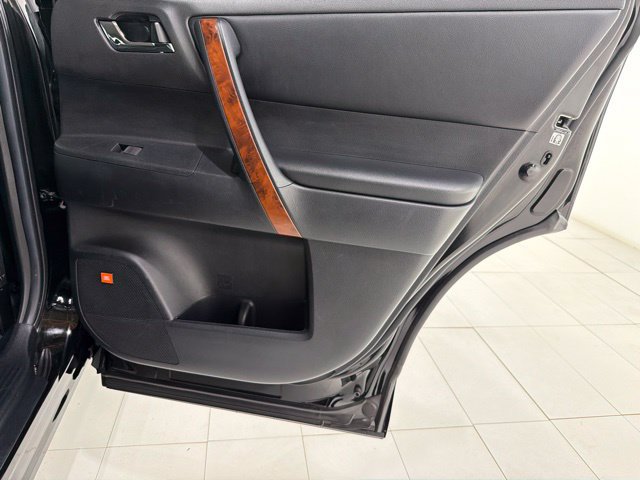 Used 2013 Toyota Highlander Limited AWD/4WD image 21