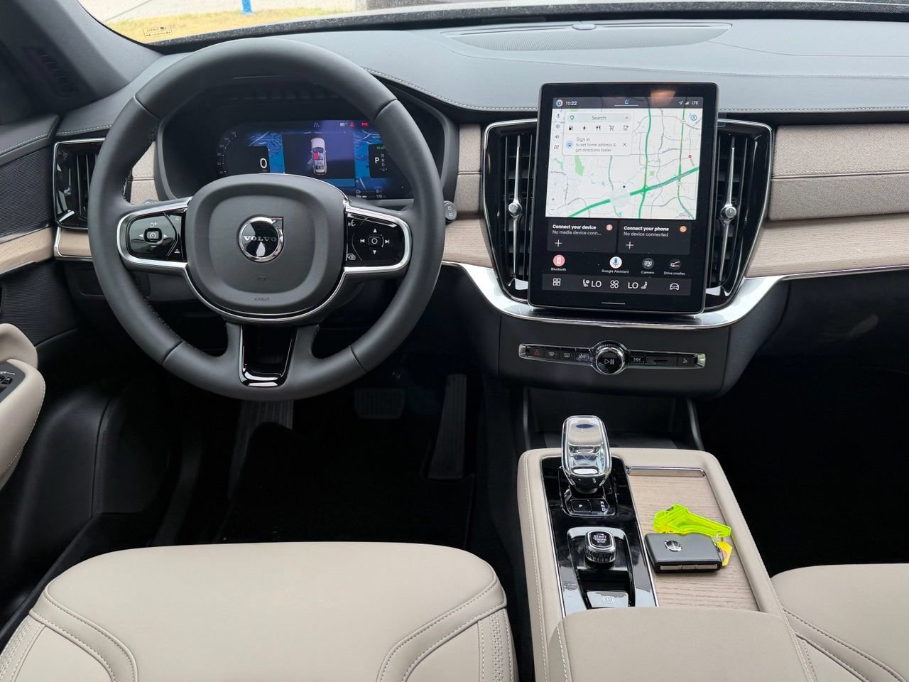 New 2026 Volvo XC90 T8 Plus w/ Protection Package Premier AWD/4WD image 9